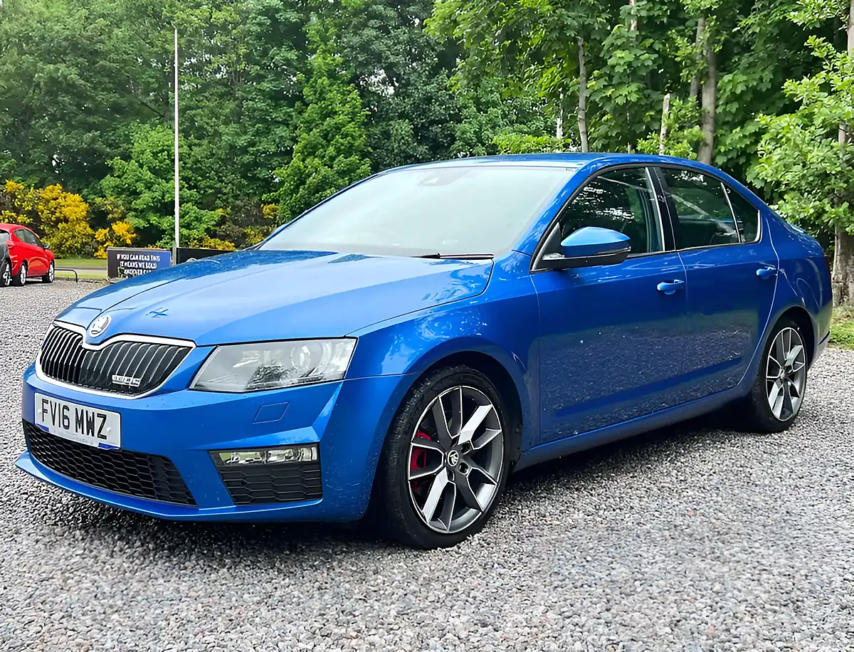 Used 2016 Skoda Octavia VRS Race Blue - Interior and Exterior details 7