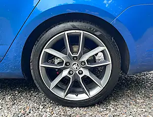 Used 2016 Skoda Octavia VRS Race Blue - Interior and Exterior details 9