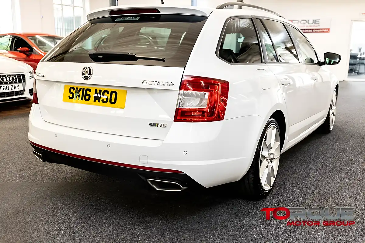 Used 2016 Skoda Octavia VRS White - Interior and Exterior details 19