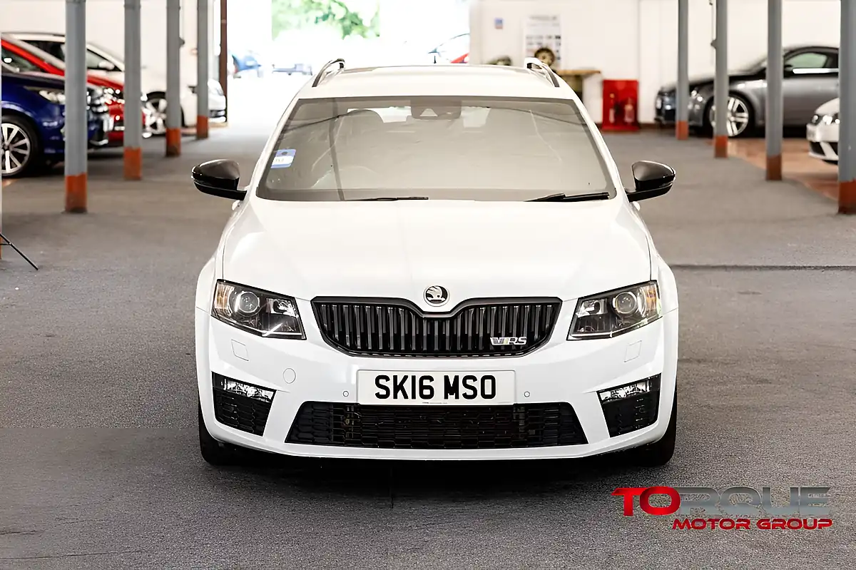 Used 2016 Skoda Octavia VRS White - Interior and Exterior details 3