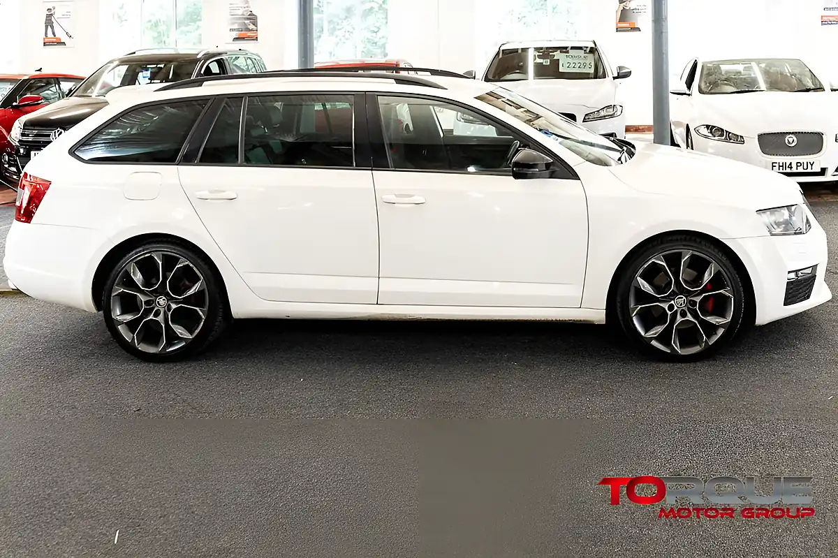 Used 2016 Skoda Octavia VRS White - Interior and Exterior details 12