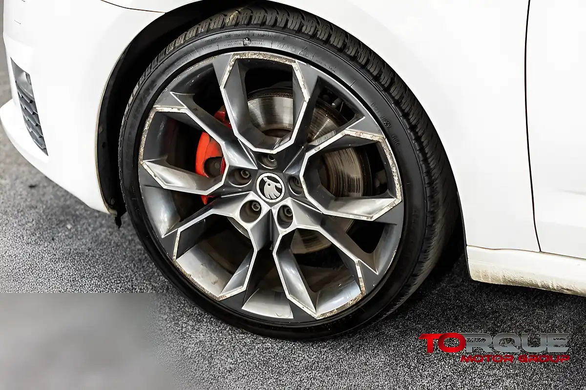 Used 2016 Skoda Octavia VRS White - Interior and Exterior details 5