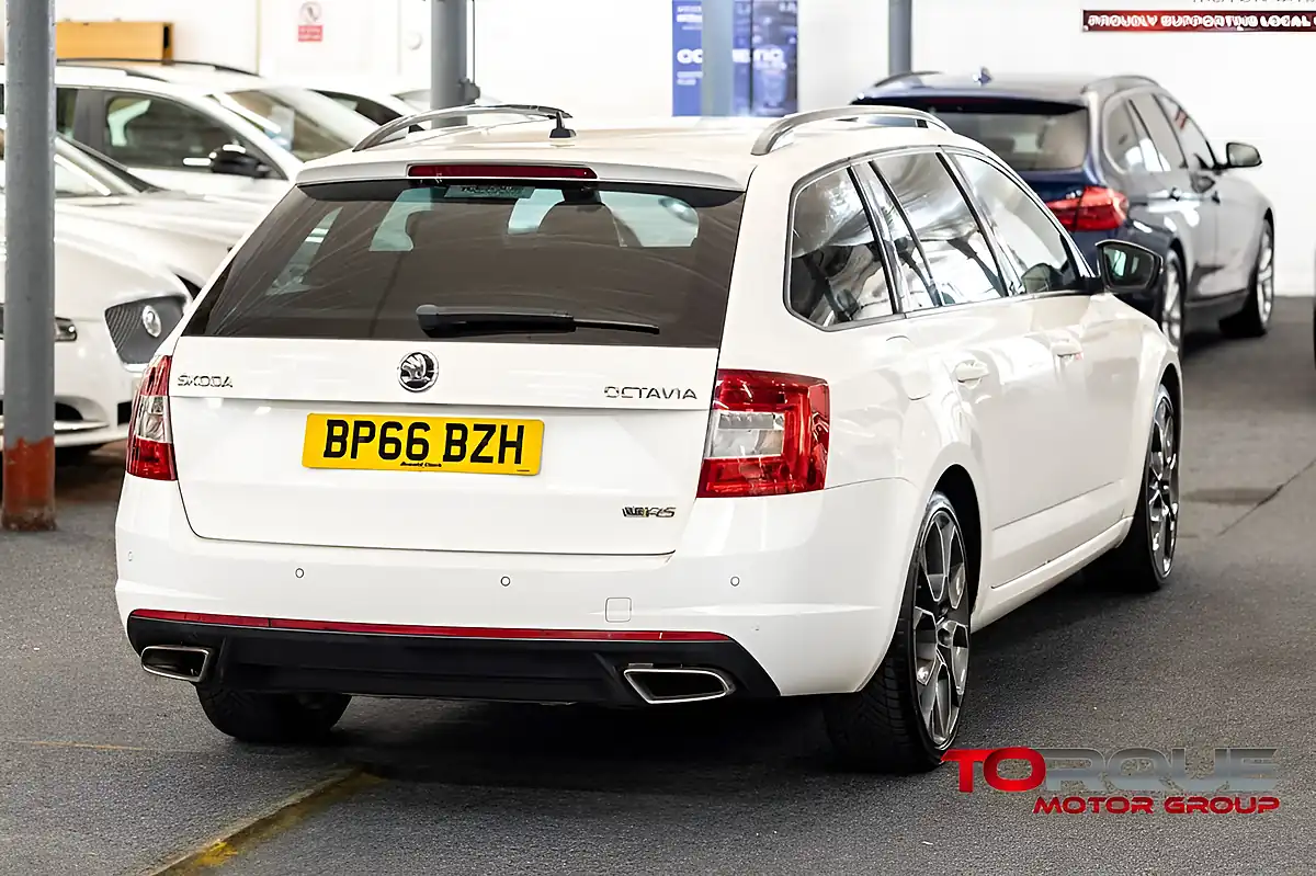 Used 2016 Skoda Octavia VRS White - Interior and Exterior details 8