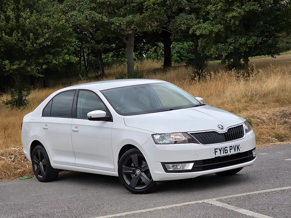 Used 2016 Skoda Rapid Se L White - Front View