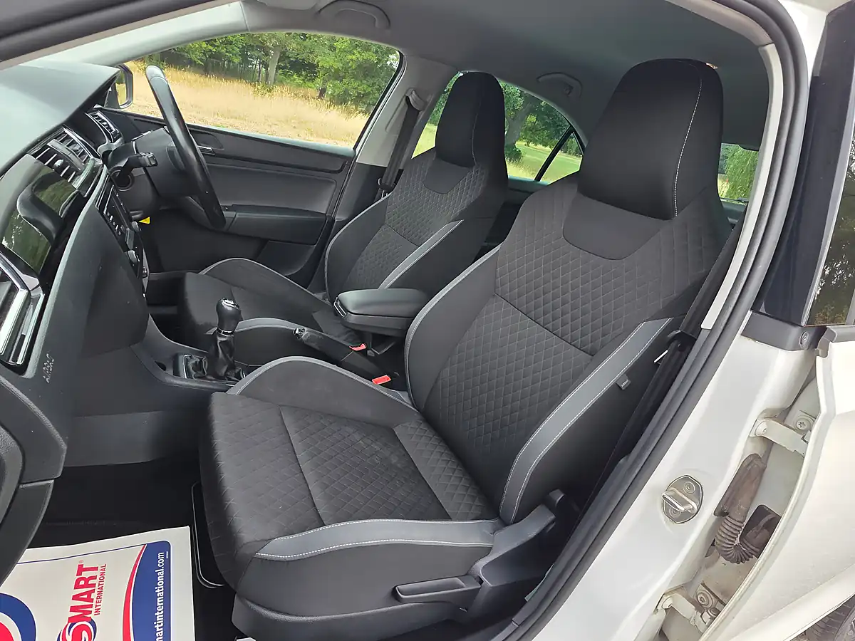 Used 2016 Skoda Rapid Se L White - Interior and Exterior details 10