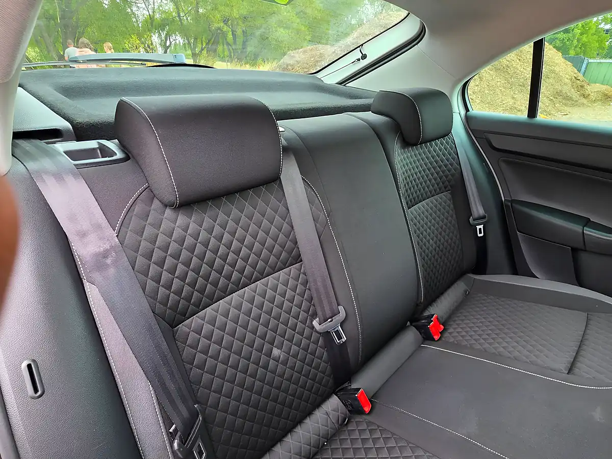Used 2016 Skoda Rapid Se L White - Interior and Exterior details 11