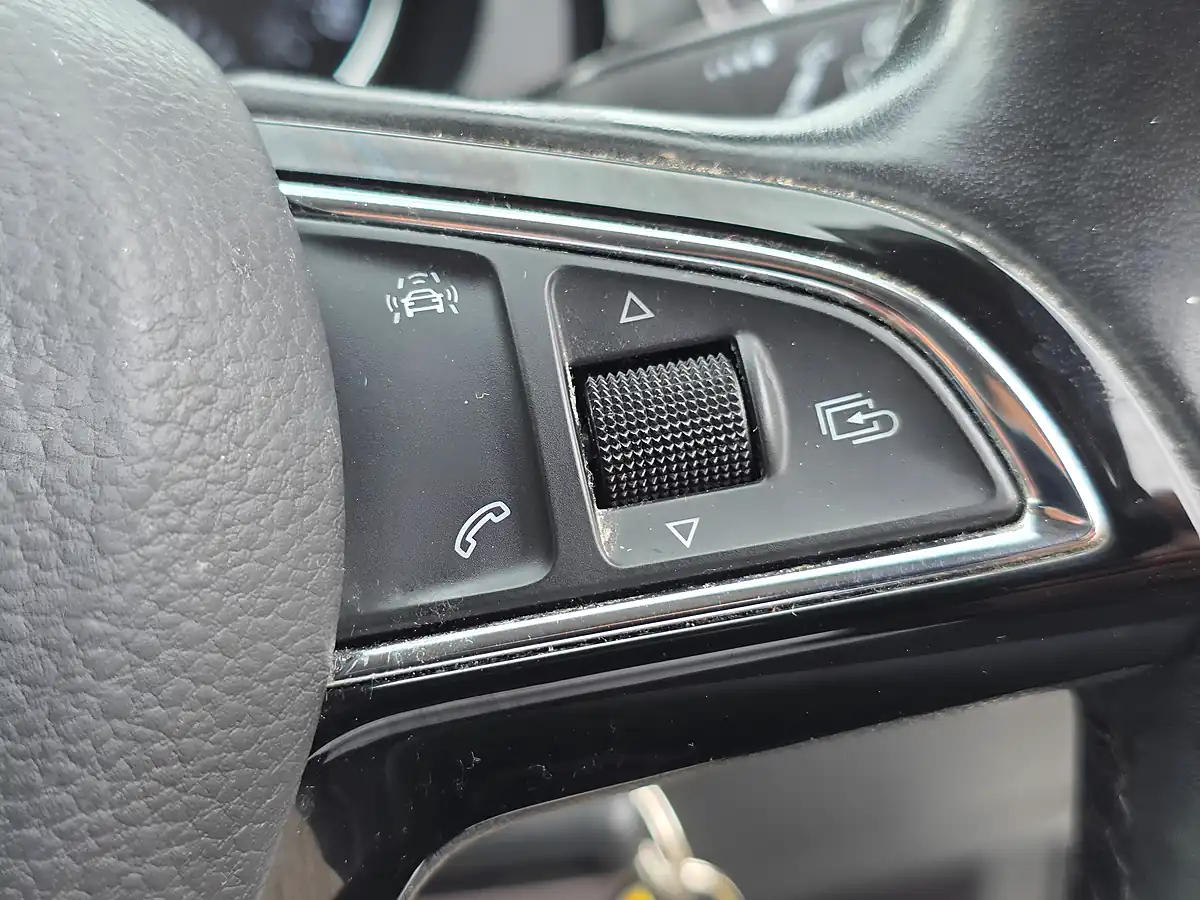 Used 2016 Skoda Rapid Se L White - Interior and Exterior details 16