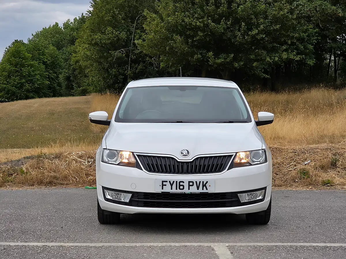 Used 2016 Skoda Rapid Se L White - Interior and Exterior details 2