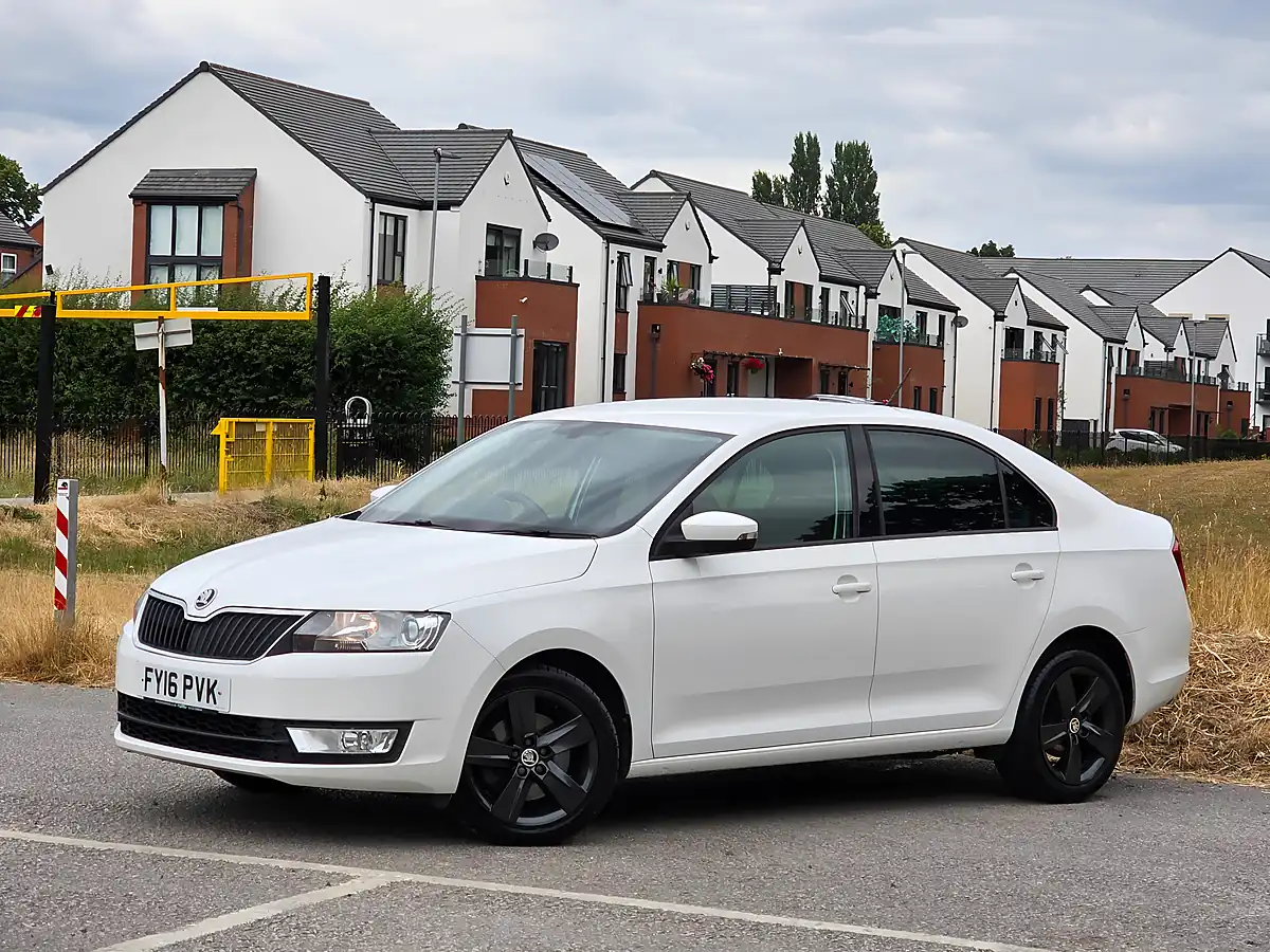 Used 2016 Skoda Rapid Se L White - Interior and Exterior details 3