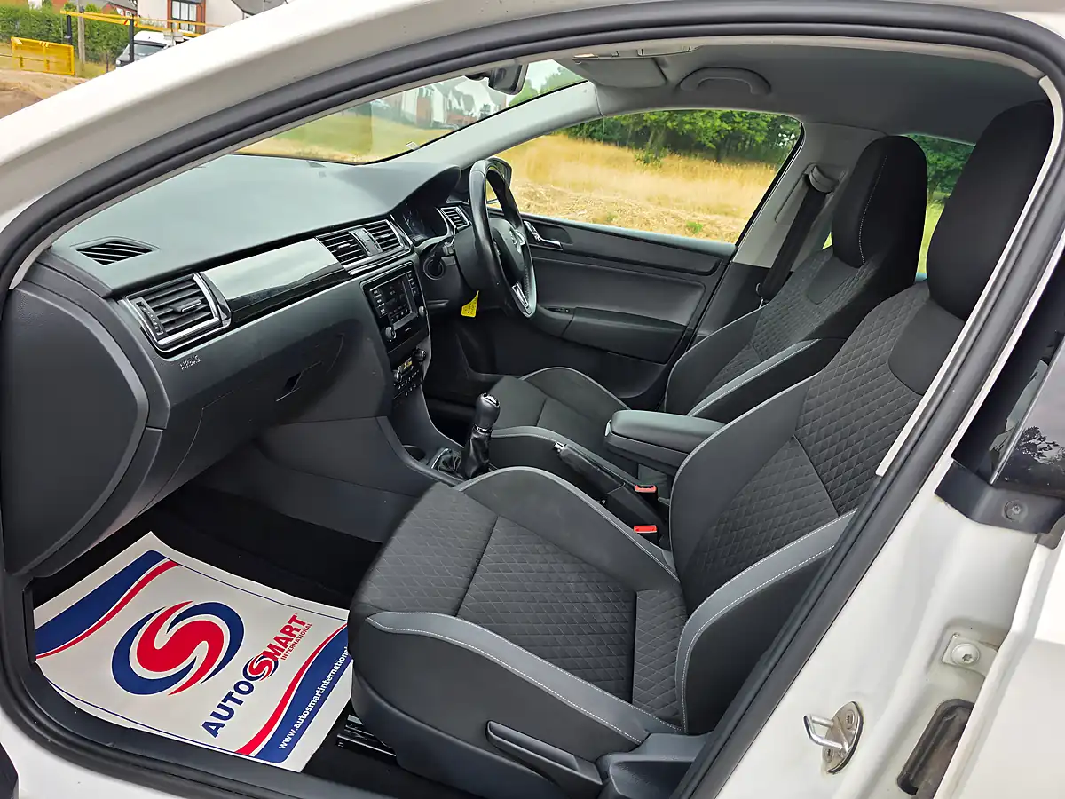 Used 2016 Skoda Rapid Se L White - Interior and Exterior details 9