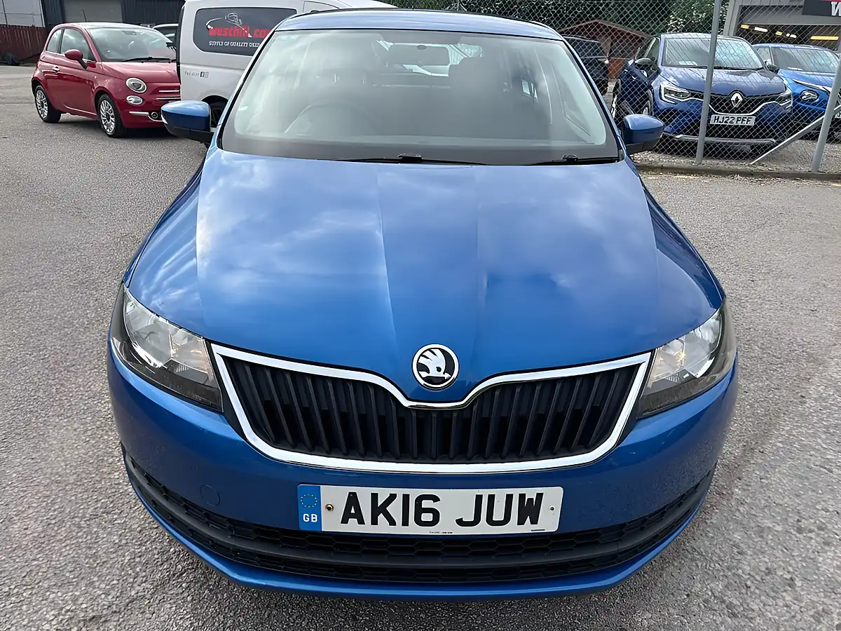 Used 2016 Skoda Rapid Spaceback S Blue - Interior and Exterior details 11