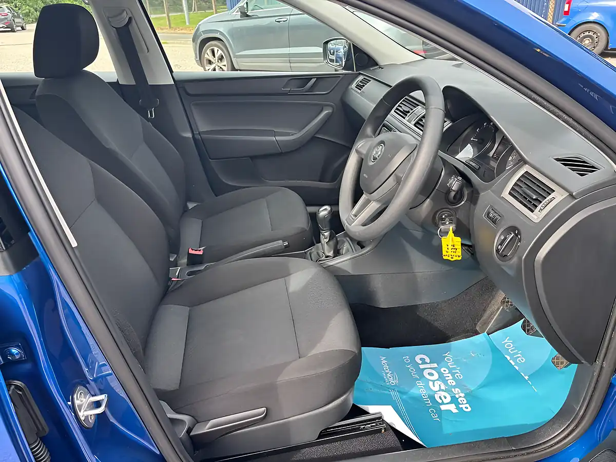 Used 2016 Skoda Rapid Spaceback S Blue - Interior and Exterior details 3