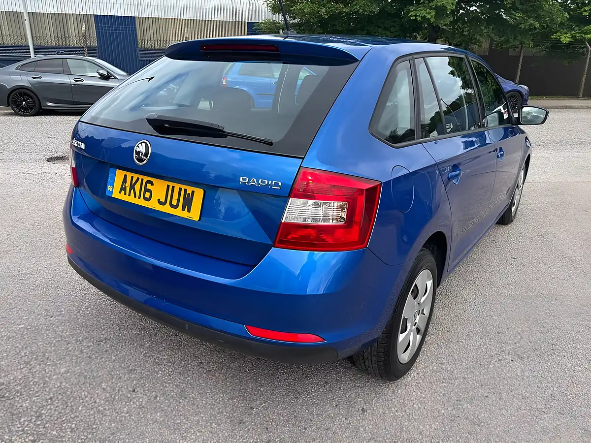Used 2016 Skoda Rapid Spaceback S Blue - Interior and Exterior details 8