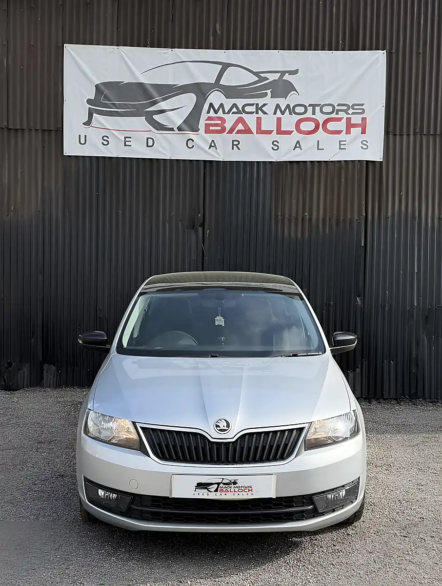 Used 2016 Skoda Rapid Spaceback Se Sport Silver - Interior and Exterior details 10