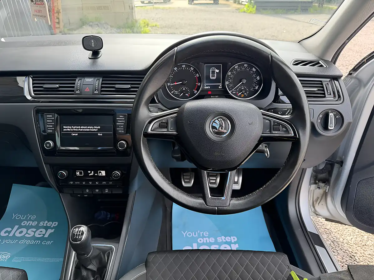 Used 2016 Skoda Rapid Spaceback Se Sport Silver - Interior and Exterior details 15