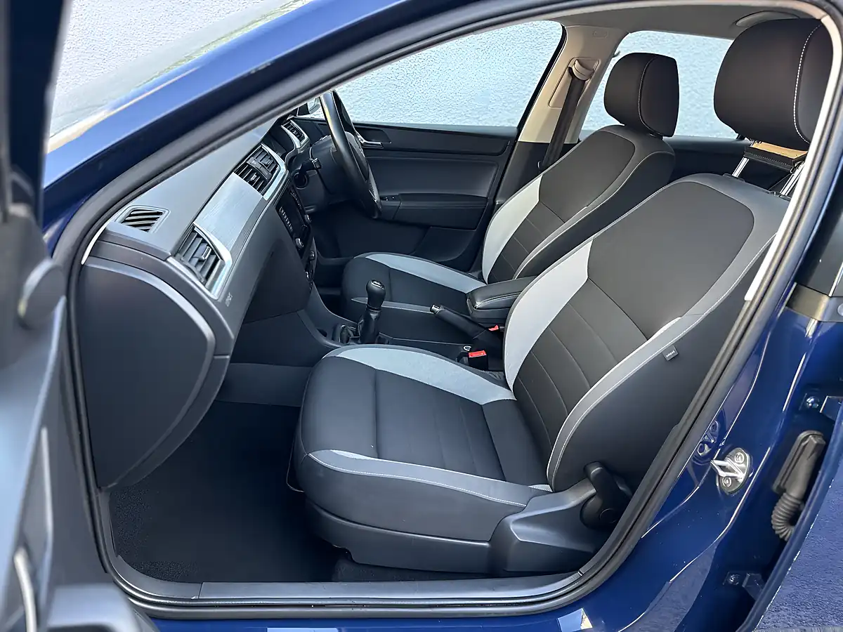 Used 2016 Skoda Rapid Spaceback Se Tech Blue - Interior and Exterior details 14