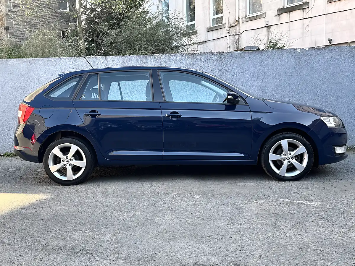 Used 2016 Skoda Rapid Spaceback Se Tech Blue - Interior and Exterior details 5