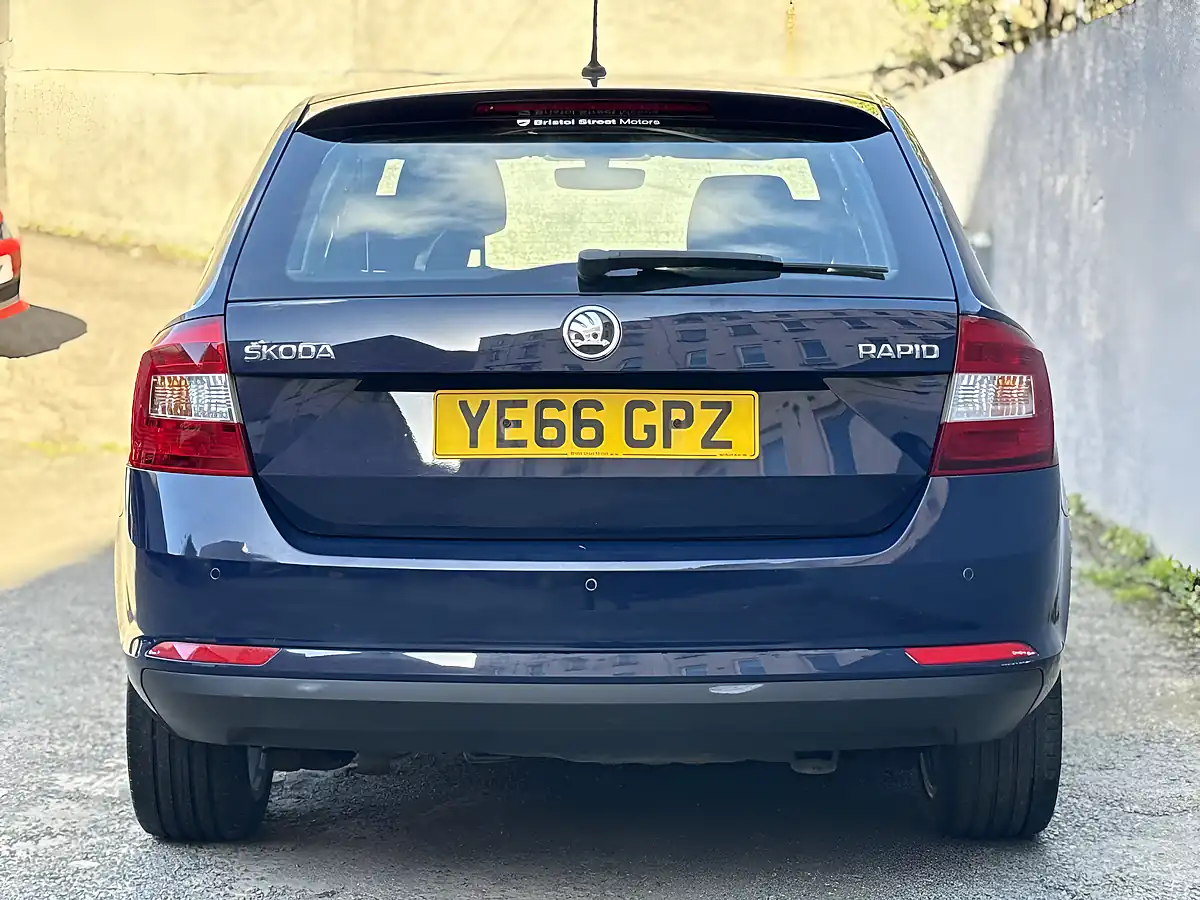 Used 2016 Skoda Rapid Spaceback Se Tech Blue - Interior and Exterior details 8