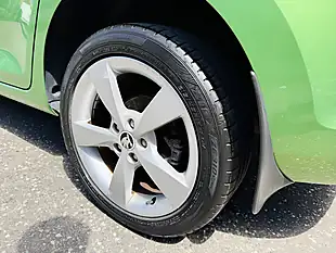 Used 2016 Skoda Rapid Spaceback Se Tech Green - Interior and Exterior details 11