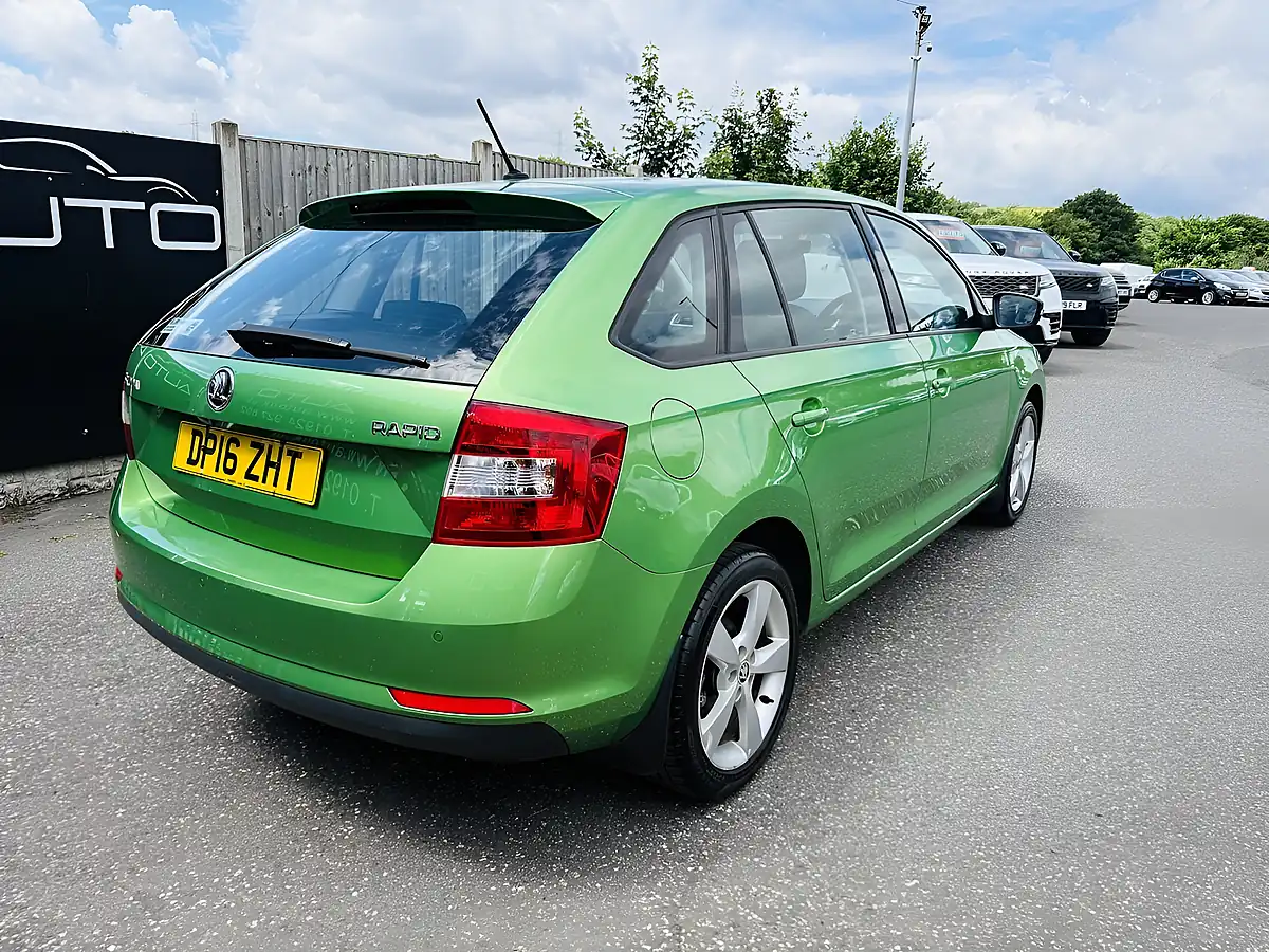 Used 2016 Skoda Rapid Spaceback Se Tech Green - Interior and Exterior details 14