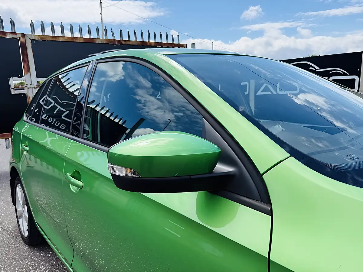 Used 2016 Skoda Rapid Spaceback Se Tech Green - Interior and Exterior details 16