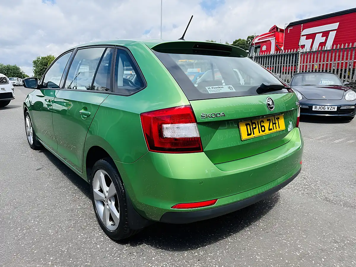 Used 2016 Skoda Rapid Spaceback Se Tech Green - Interior and Exterior details 9