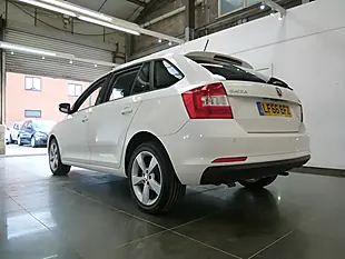 Used 2016 Skoda Rapid Spaceback Se Tech White - Interior and Exterior details 10