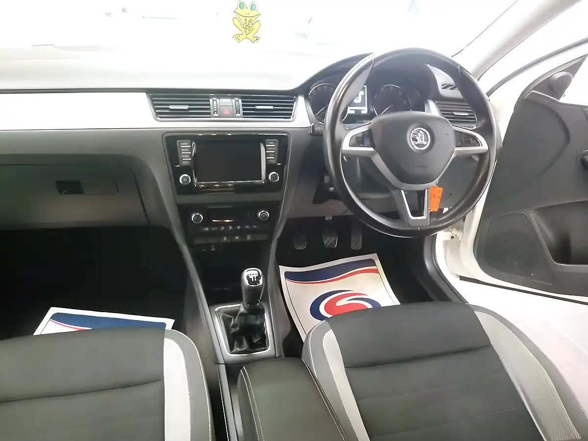 Used 2016 Skoda Rapid Spaceback Se Tech White - Interior and Exterior details 15