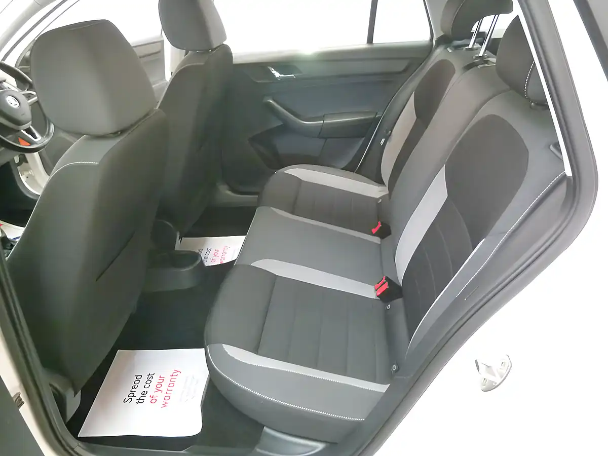 Used 2016 Skoda Rapid Spaceback Se Tech White - Interior and Exterior details 16