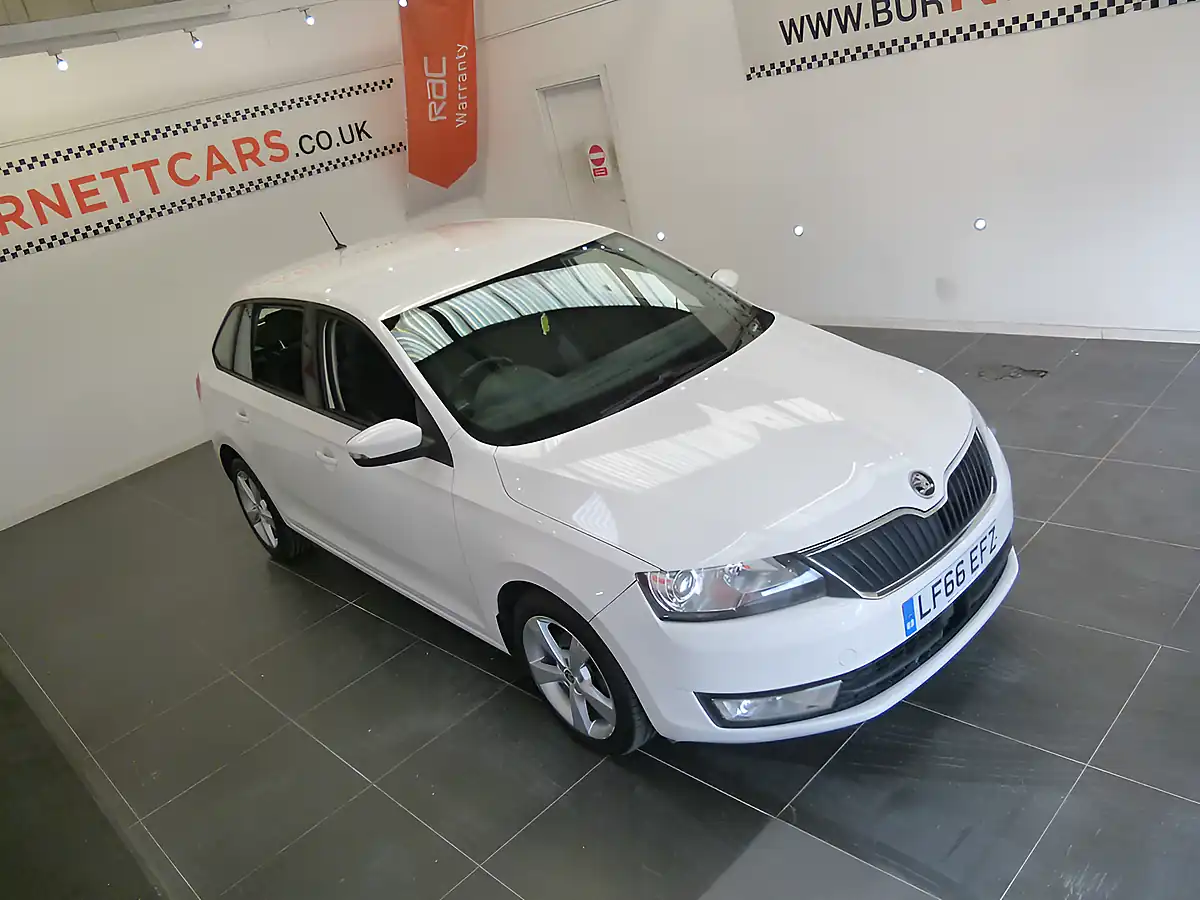 Used 2016 Skoda Rapid Spaceback Se Tech White - Interior and Exterior details 18