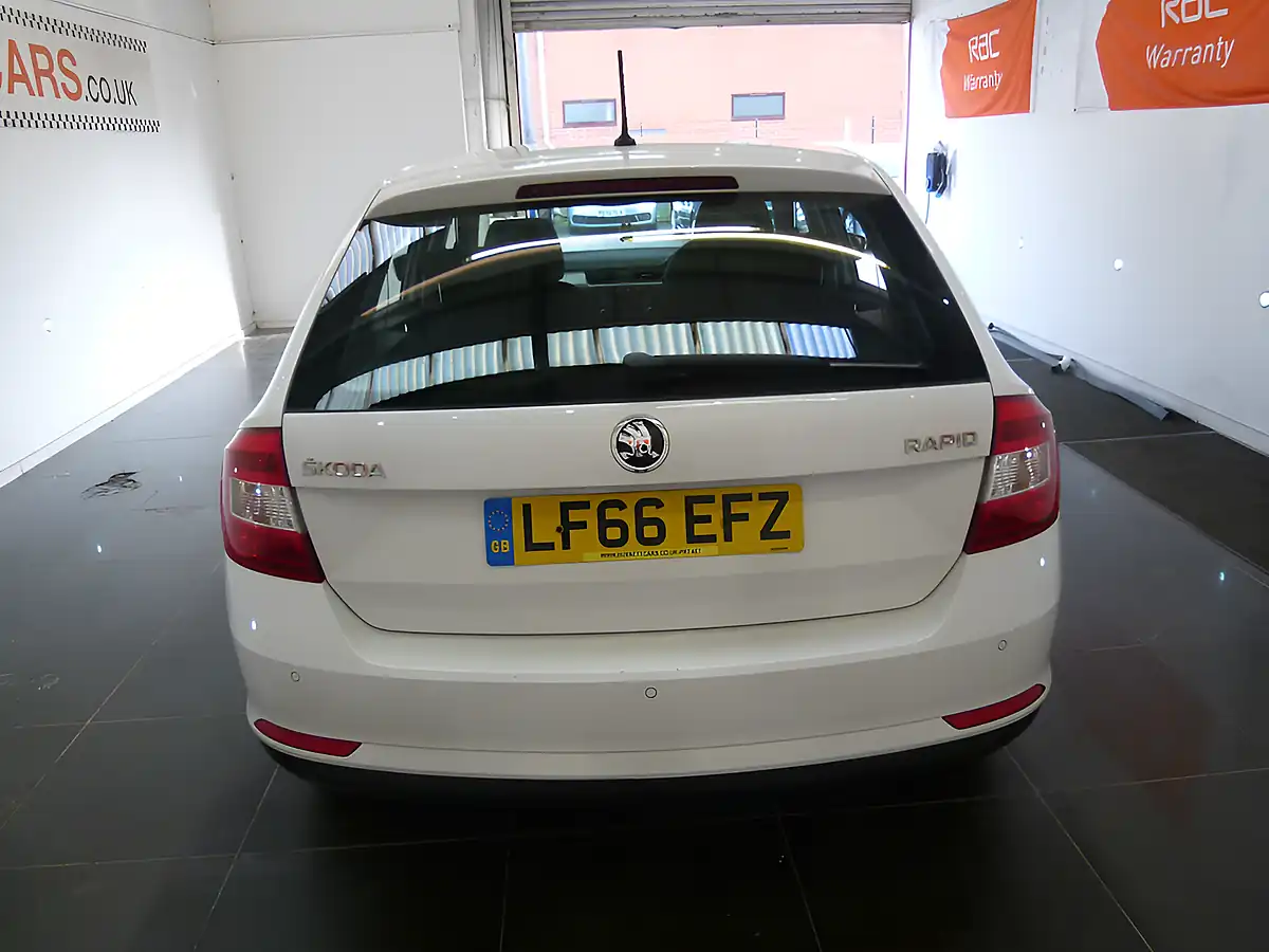Used 2016 Skoda Rapid Spaceback Se Tech White - Interior and Exterior details 7
