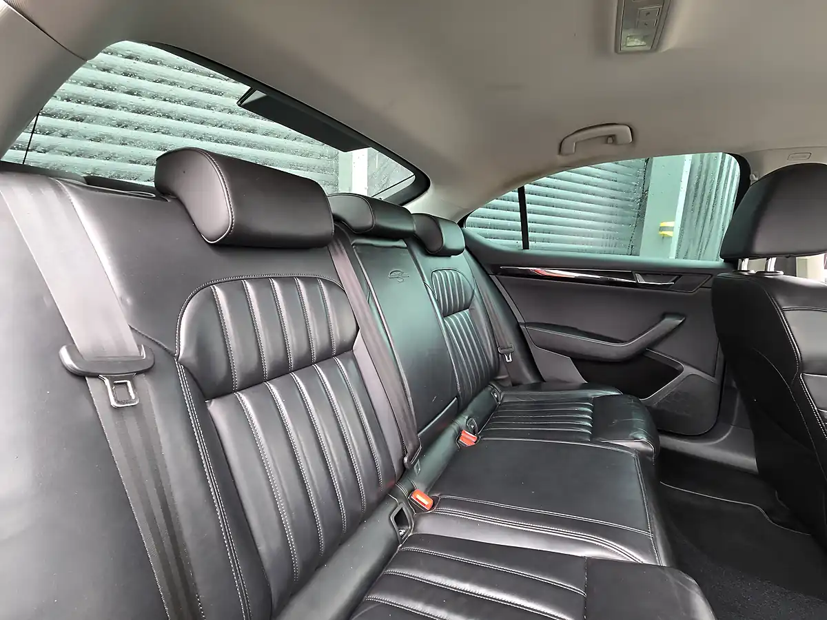Used 2016 Skoda Superb Laurin & Klement Black - Interior and Exterior details 3