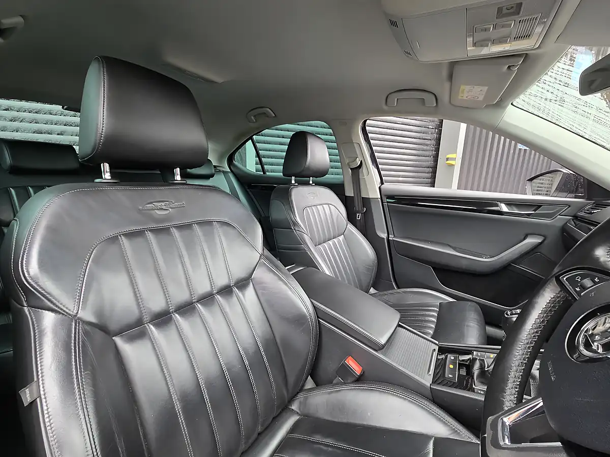 Used 2016 Skoda Superb Laurin & Klement Black - Interior and Exterior details 4