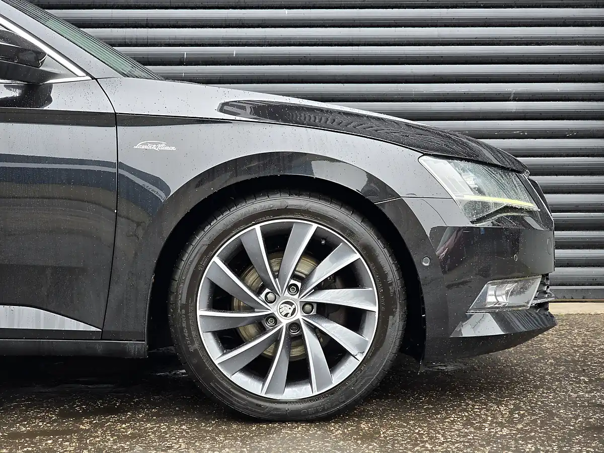 Used 2016 Skoda Superb Laurin & Klement Black - Interior and Exterior details 7