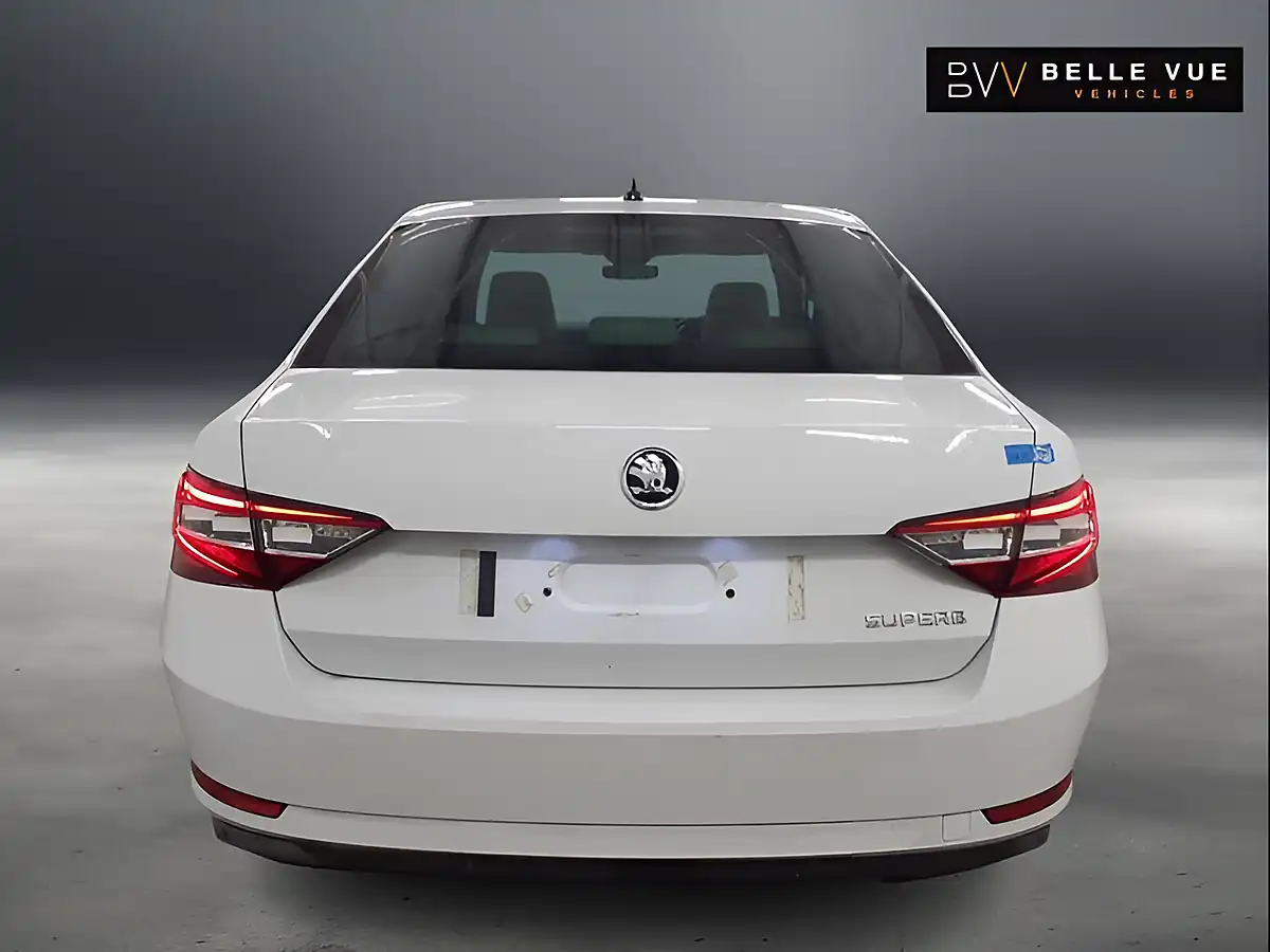 Used 2016 Skoda Superb Laurin & Klement Moon White - Interior and Exterior details 18