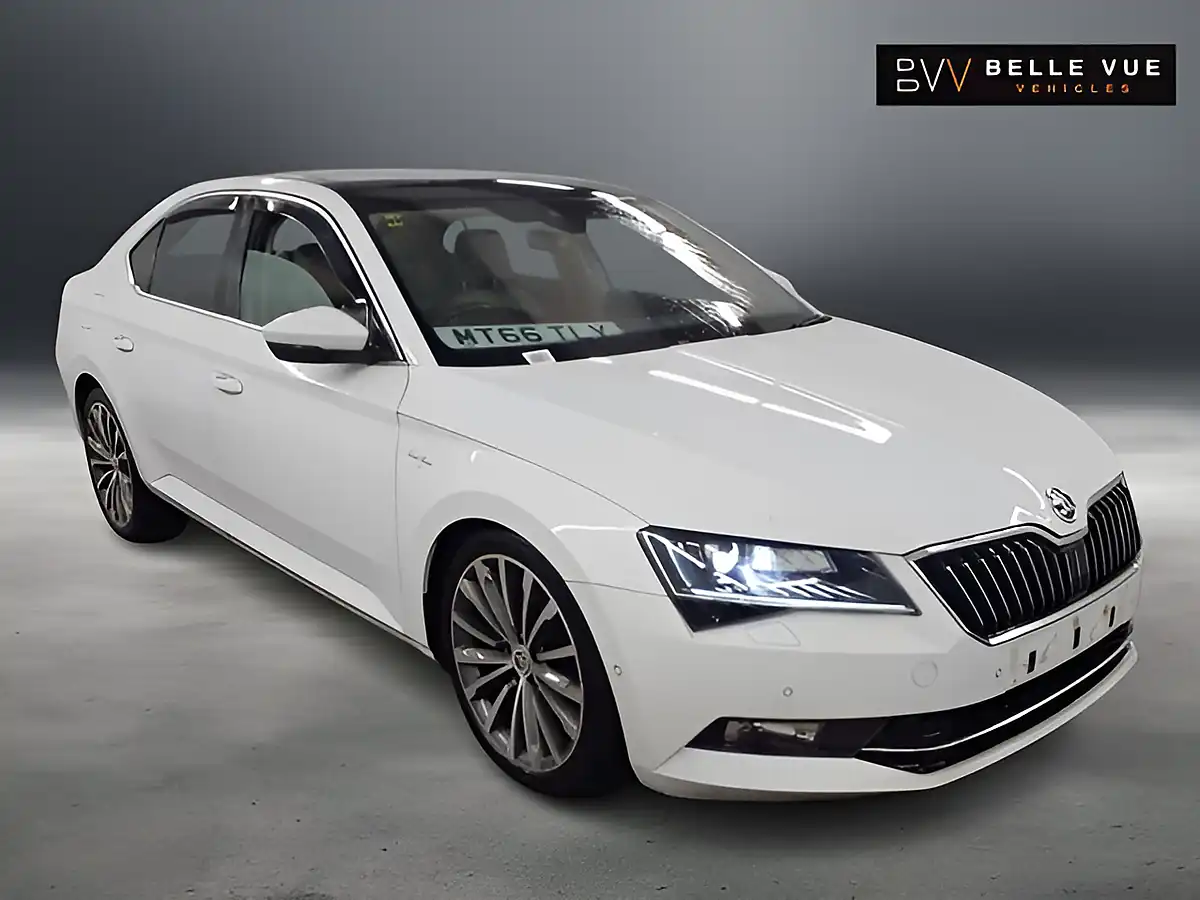 Used 2016 Skoda Superb Laurin & Klement Moon White - Interior and Exterior details 4