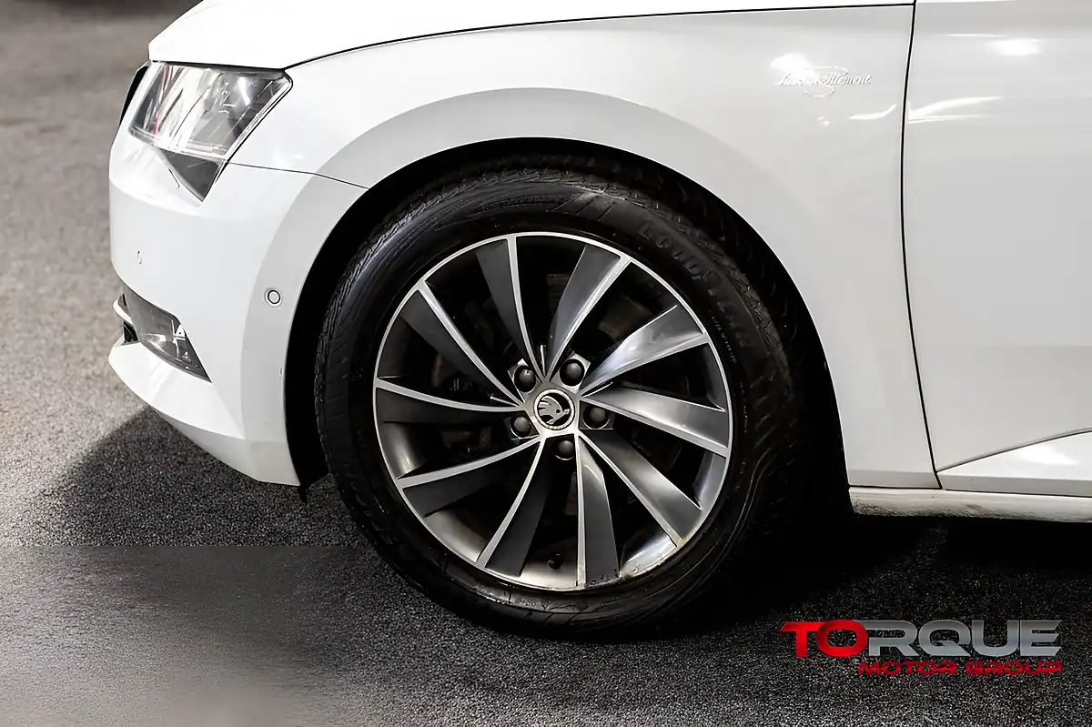 Used 2016 Skoda Superb Laurin & Klement White - Interior and Exterior details 4