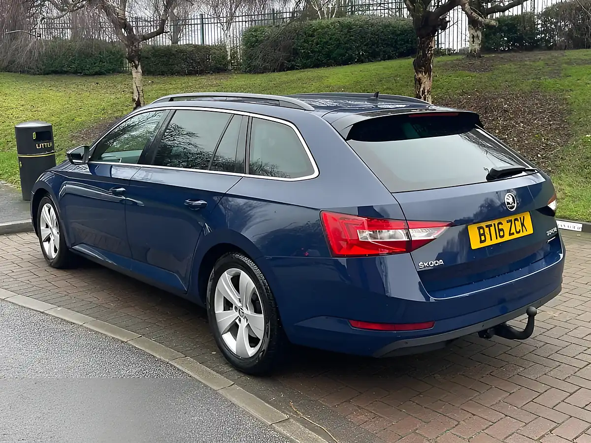 Used 2016 Skoda Superb Se Blue - Interior and Exterior details 10