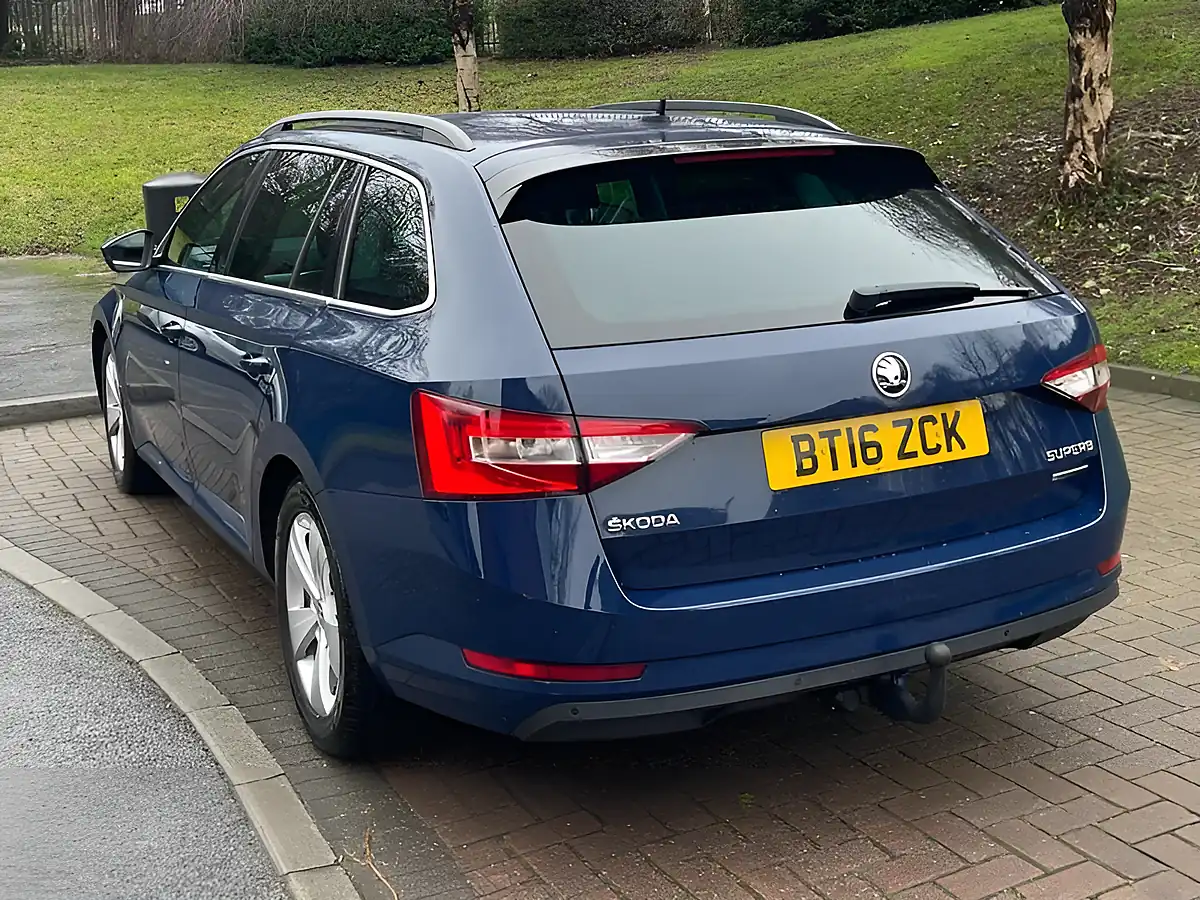 Used 2016 Skoda Superb Se Blue - Interior and Exterior details 11