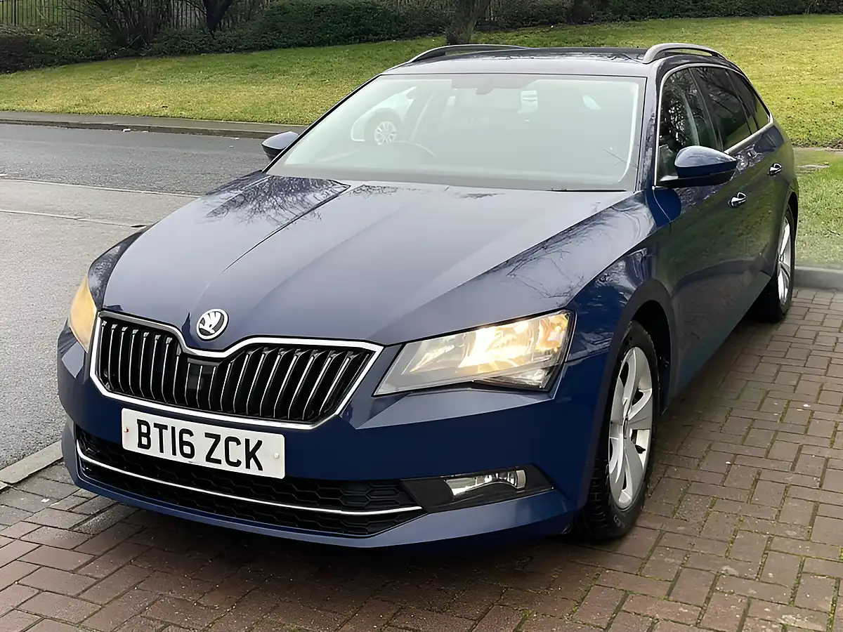 Used 2016 Skoda Superb Se Blue - Interior and Exterior details 20