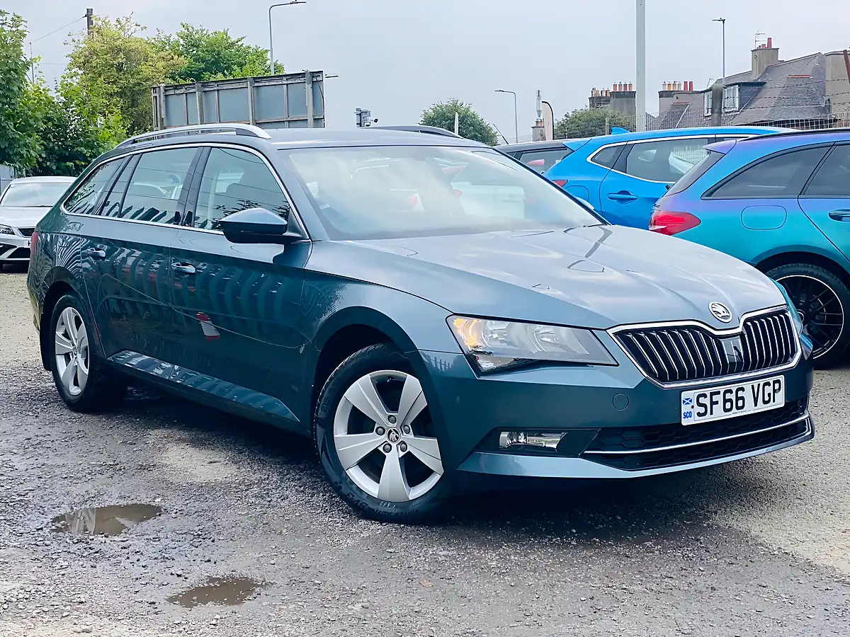 Used 2016 Skoda Superb Se Grey - Front View