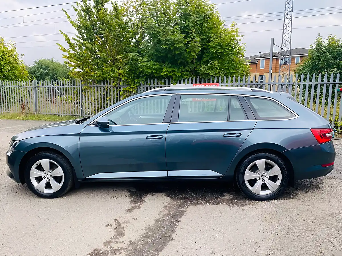Used 2016 Skoda Superb Se Grey - Interior and Exterior details 10