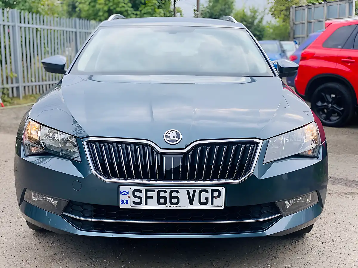 Used 2016 Skoda Superb Se Grey - Interior and Exterior details 2
