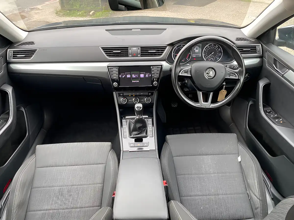 Used 2016 Skoda Superb Se Grey - Interior and Exterior details 4