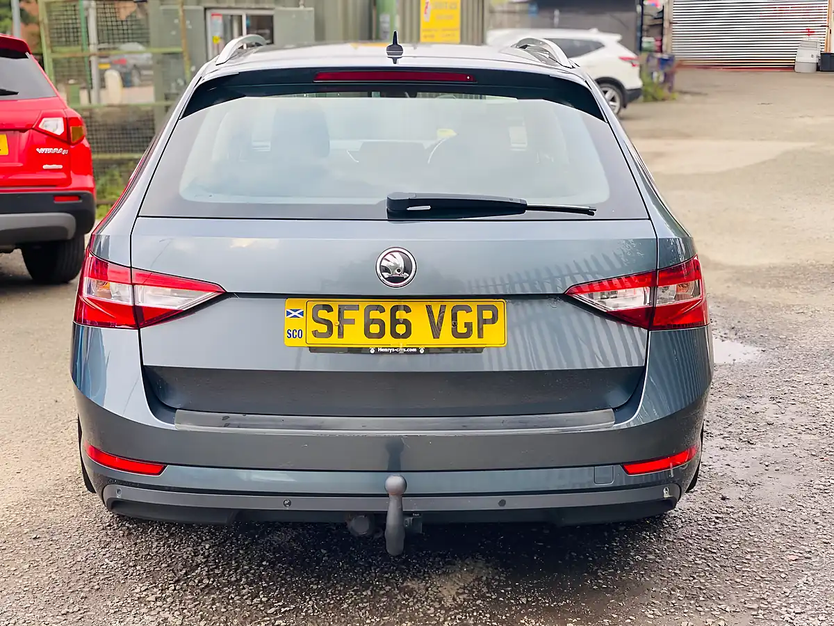 Used 2016 Skoda Superb Se Grey - Interior and Exterior details 8