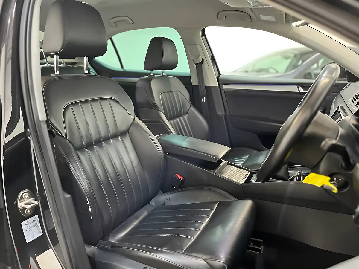 Used 2016 Skoda Superb Se L Executive Black - Interior and Exterior details 18