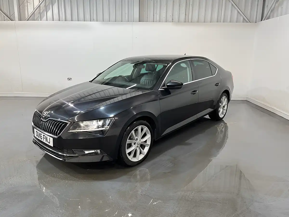 Used 2016 Skoda Superb Se L Executive Black - Interior and Exterior details 3