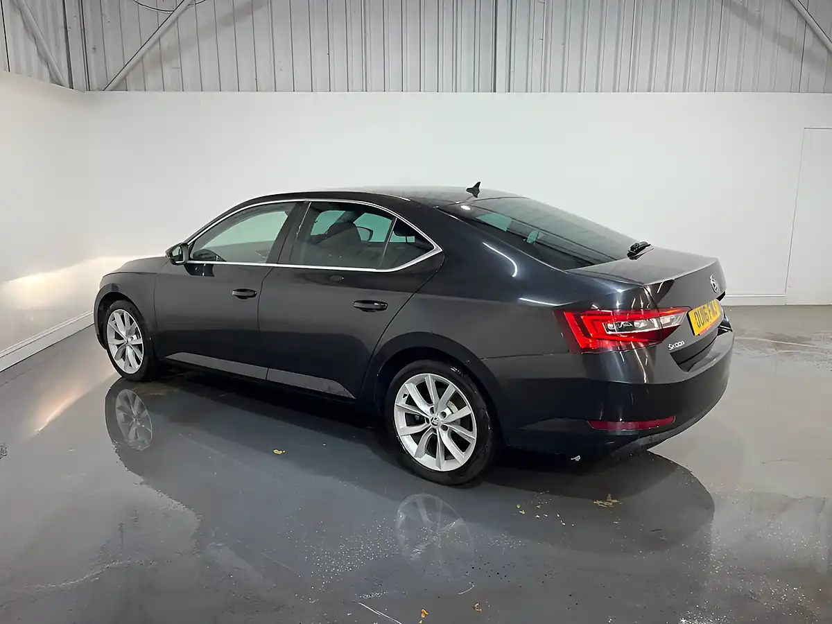 Used 2016 Skoda Superb Se L Executive Black - Interior and Exterior details 4