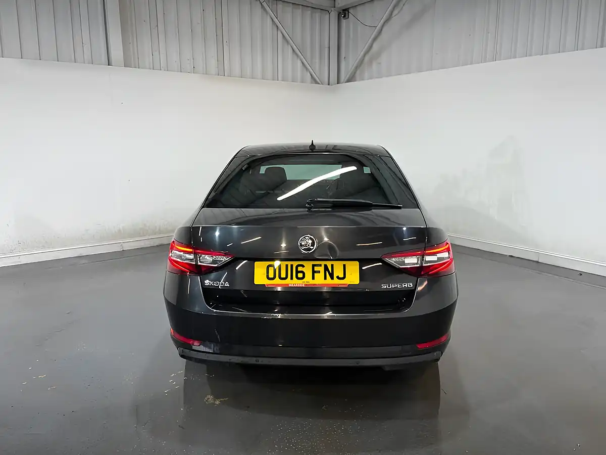 Used 2016 Skoda Superb Se L Executive Black - Interior and Exterior details 5