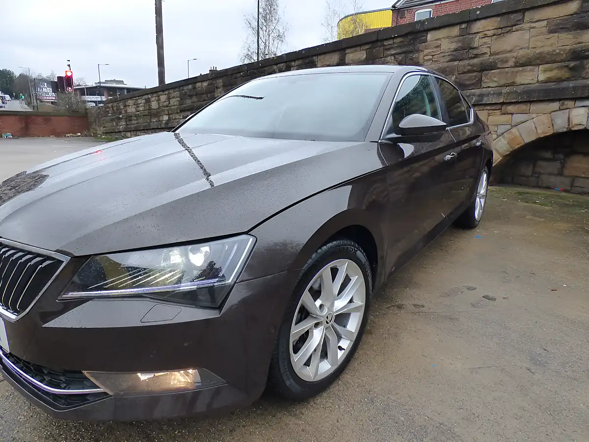 Used 2016 Skoda Superb Se L Executive Brown - Interior and Exterior details 3